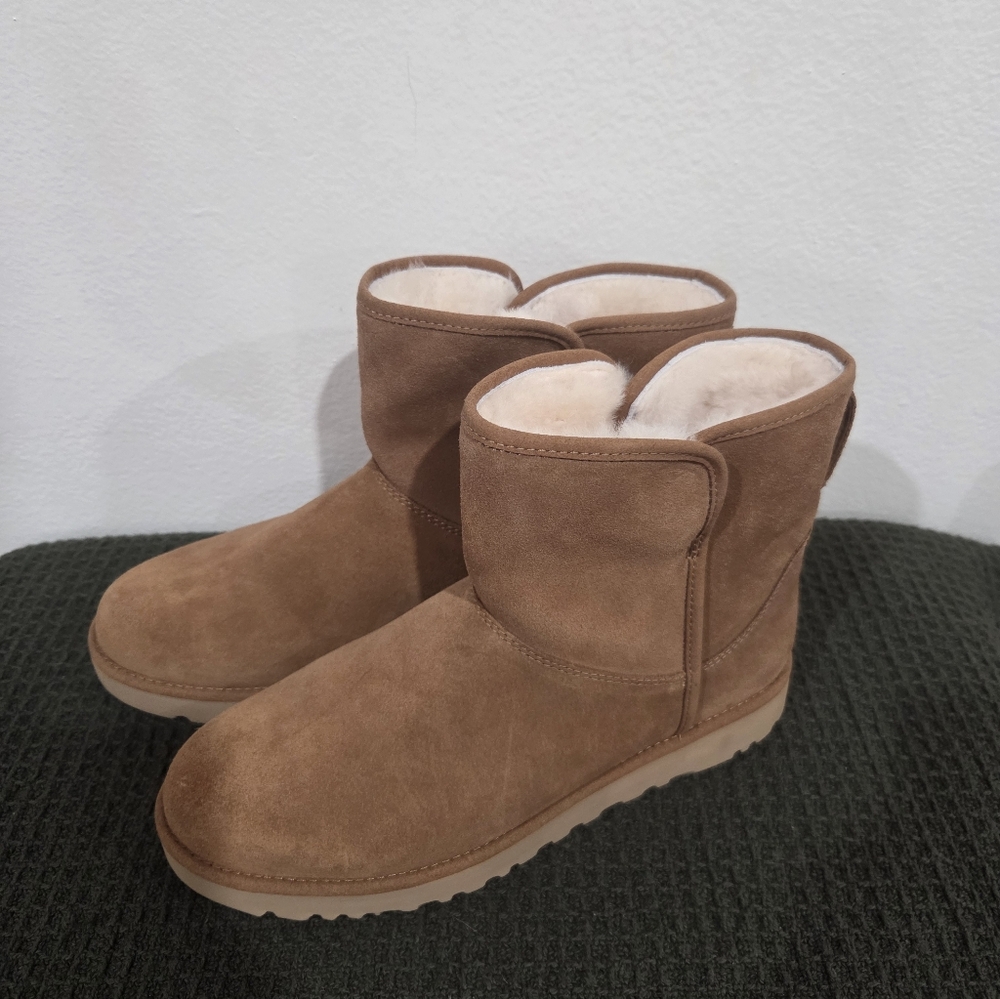 UGG Women's Cory II boot(NEW!)